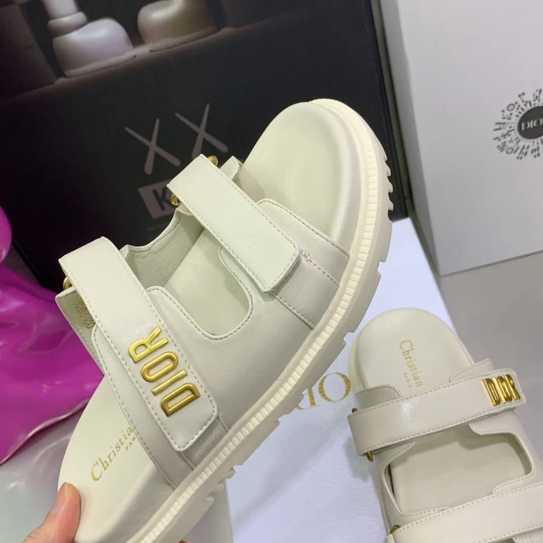 👟👟Ex-factory price👟👟Ex-factory price 440👟👟 Dior 2022 spring and summer new Act Act thick-soled casual women's shoes CD letter logo hardware buckle open-toe slippers Star's same style flat-bottomed round-toe retro beach shoes Top version on the market Material: Upper imported calfskin/imported metal cowhide + cowhide feet + water-dyed sheepskin lining + original molded T👟👟Ex-factory price👟👟Ex-factory price U outsole Size: 34-41 (34.40.41 customization is not returnable)
